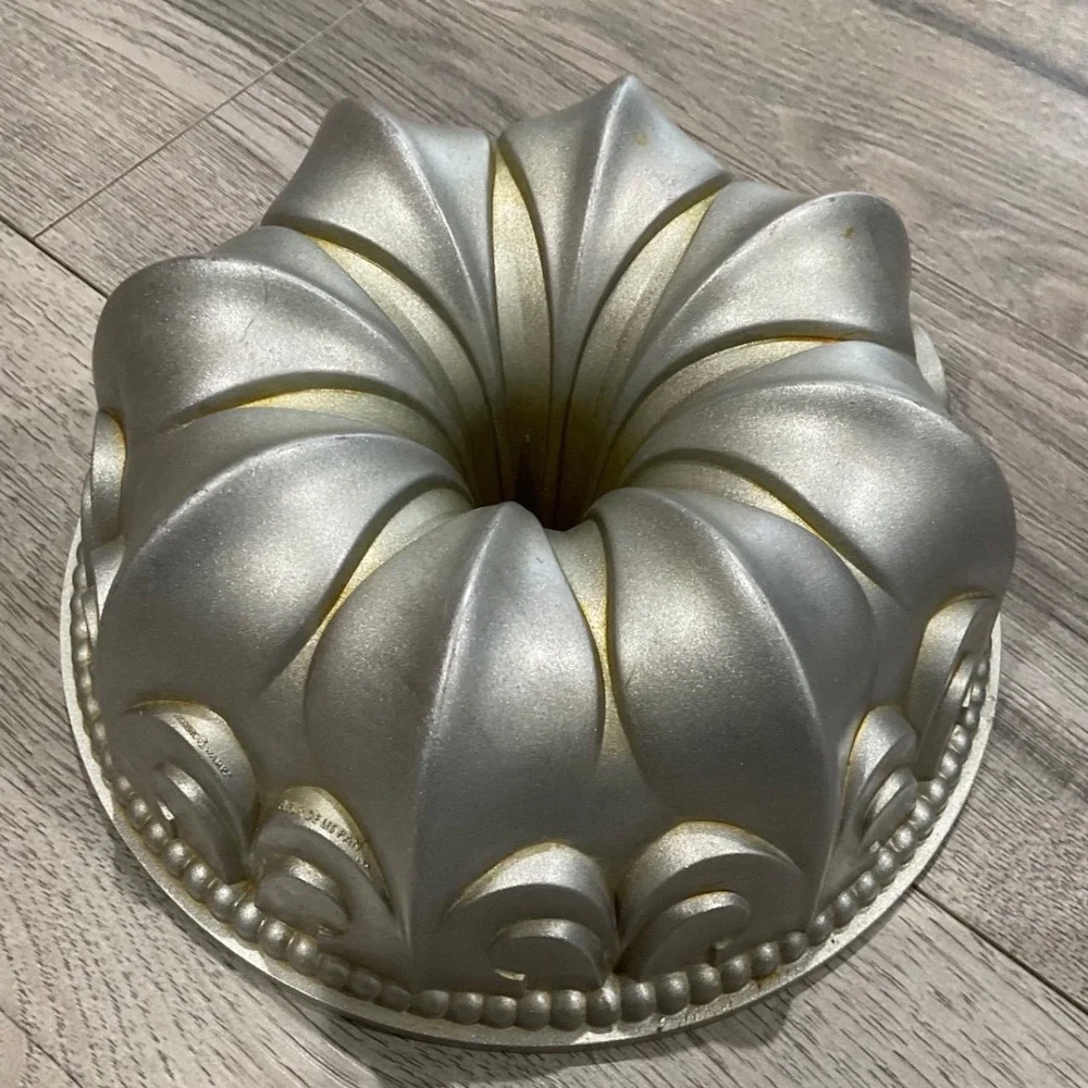 Nordic Ware Fleur De Lis Bundt Pan Cast Aluminum Silver Cake Mold 10 Cup